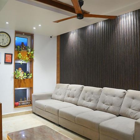 Kvp Golden Inn تيروباتي المظهر الخارجي الصورة
