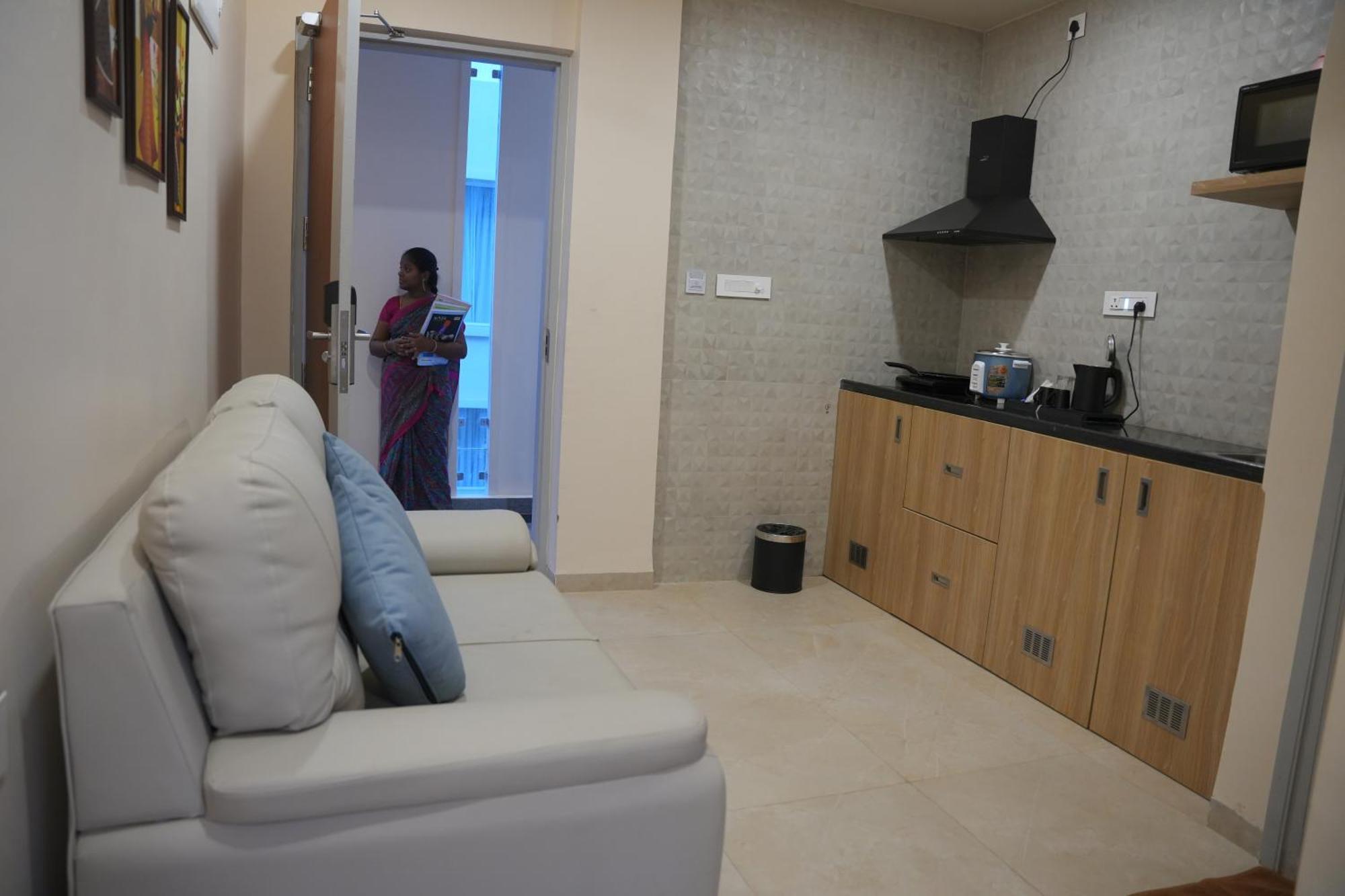 Kvp Golden Inn تيروباتي المظهر الخارجي الصورة