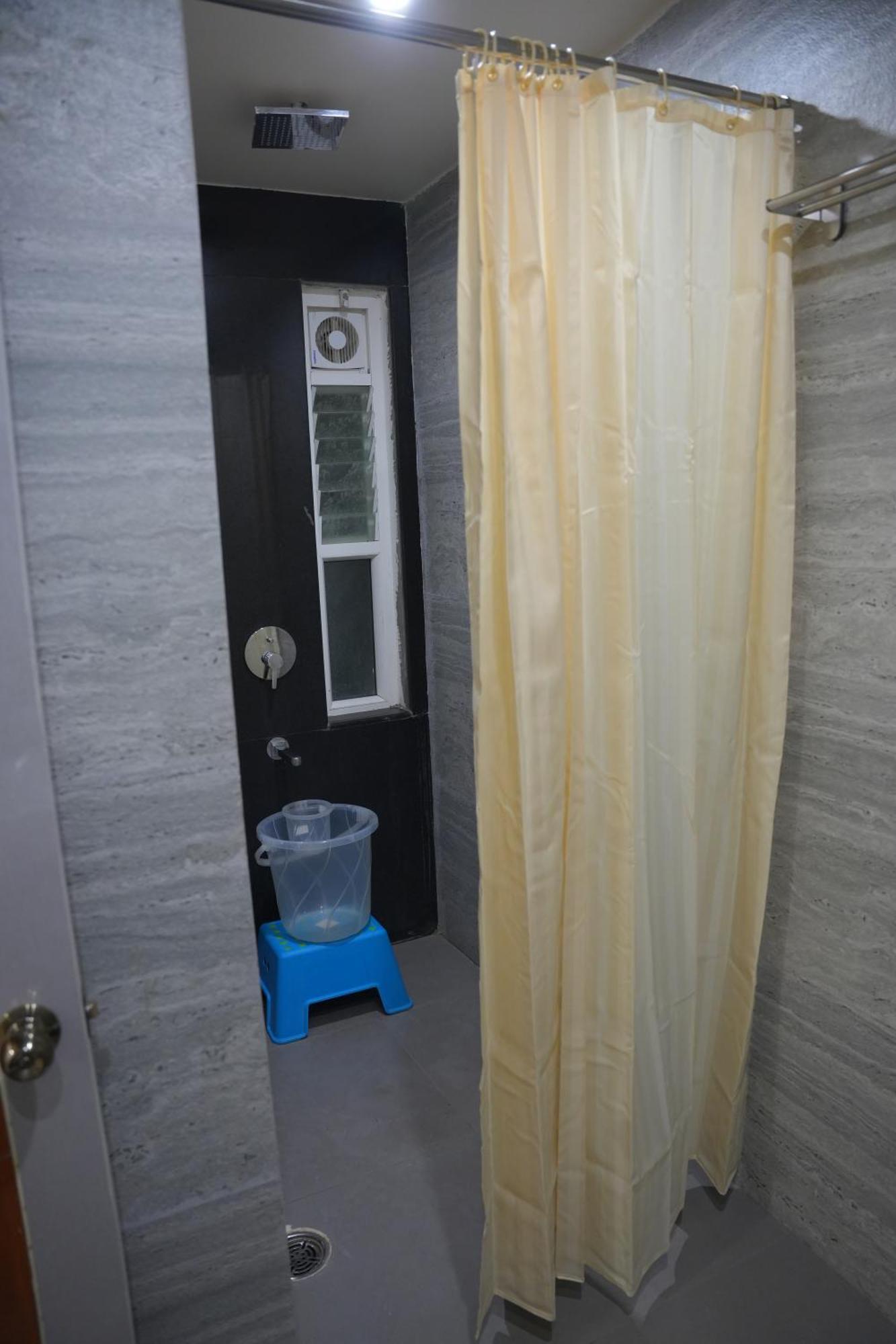 Kvp Golden Inn تيروباتي المظهر الخارجي الصورة