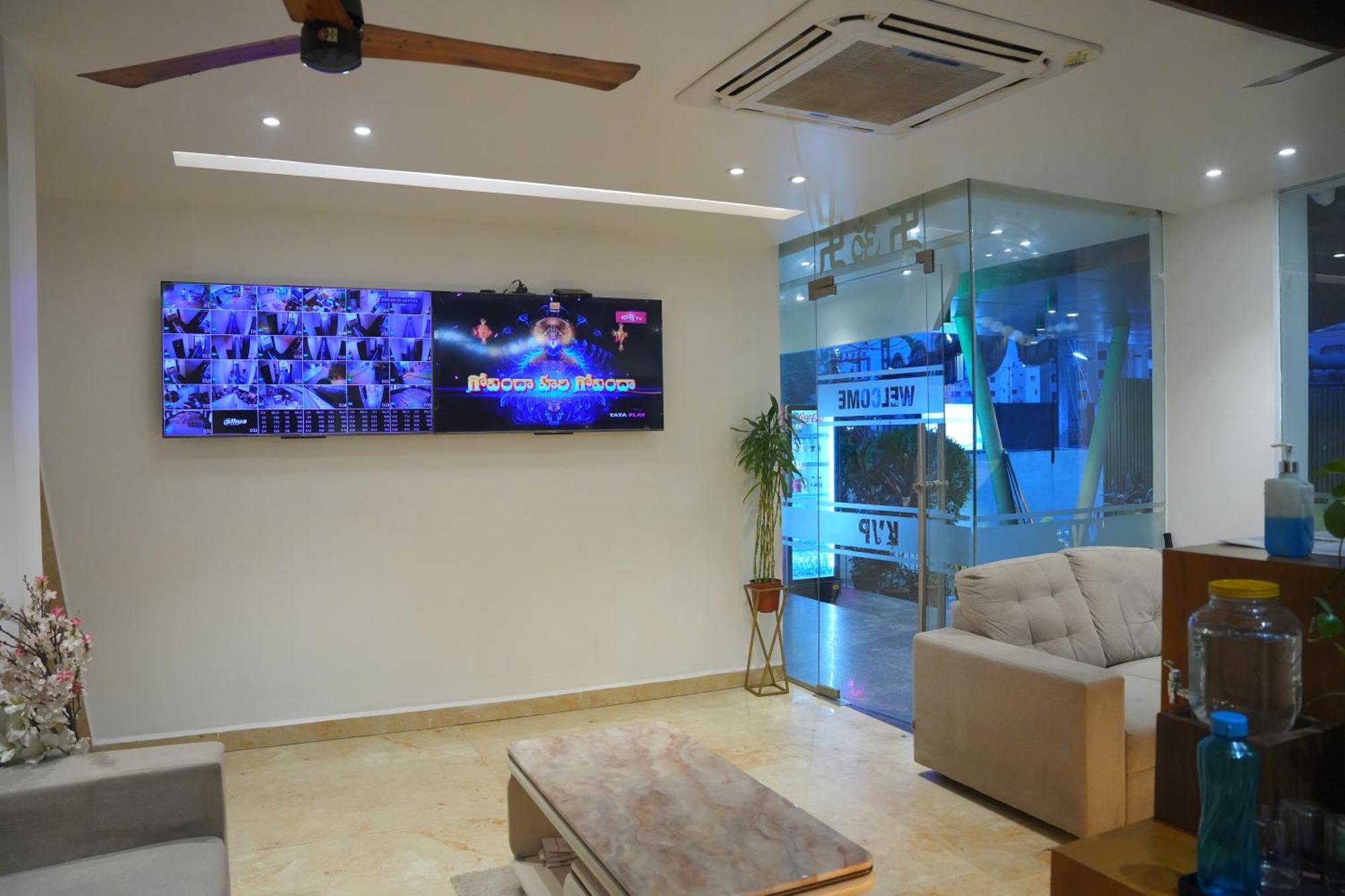Kvp Golden Inn تيروباتي المظهر الخارجي الصورة